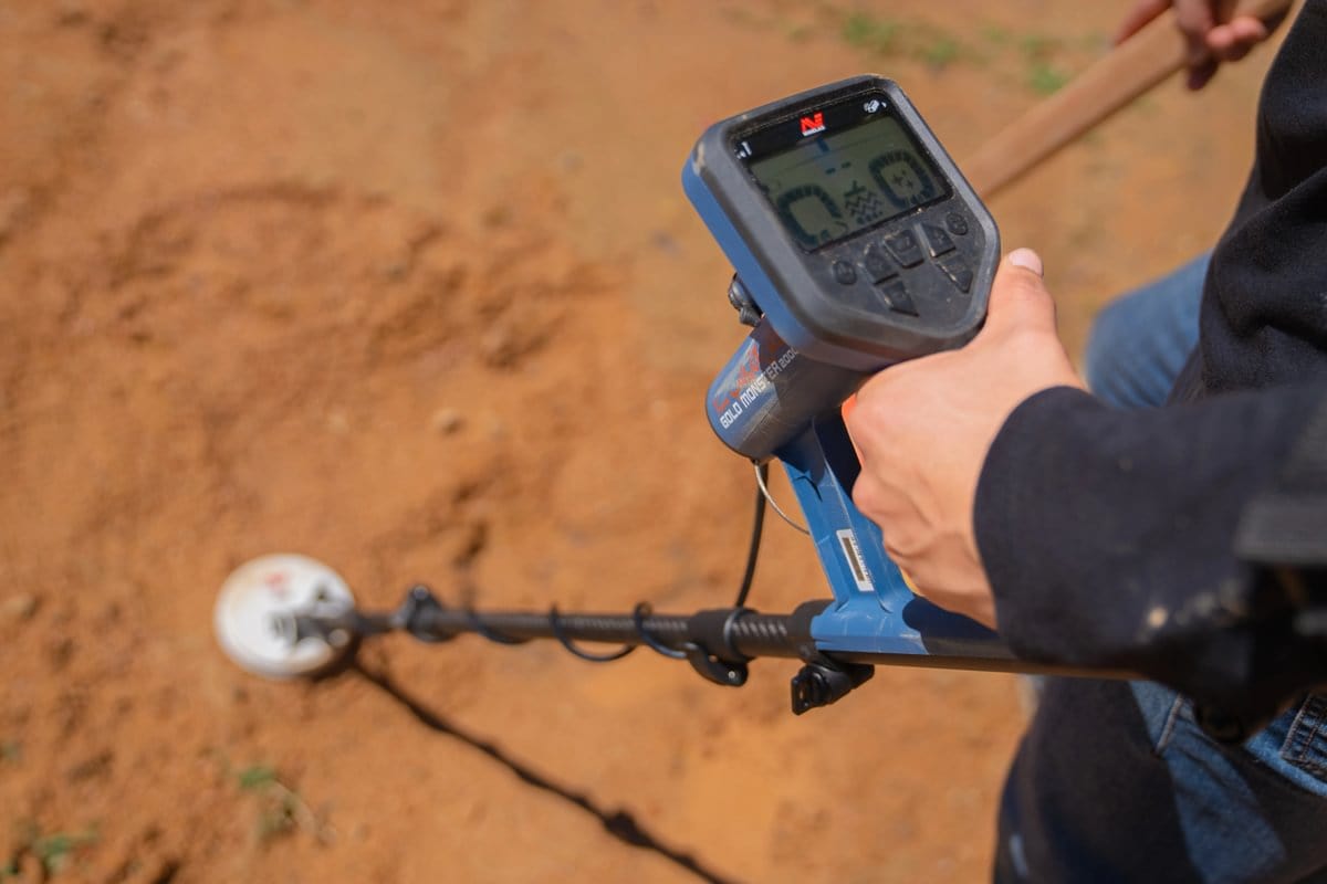 Minelab Gold Monster 2000 Gold Metal Detector